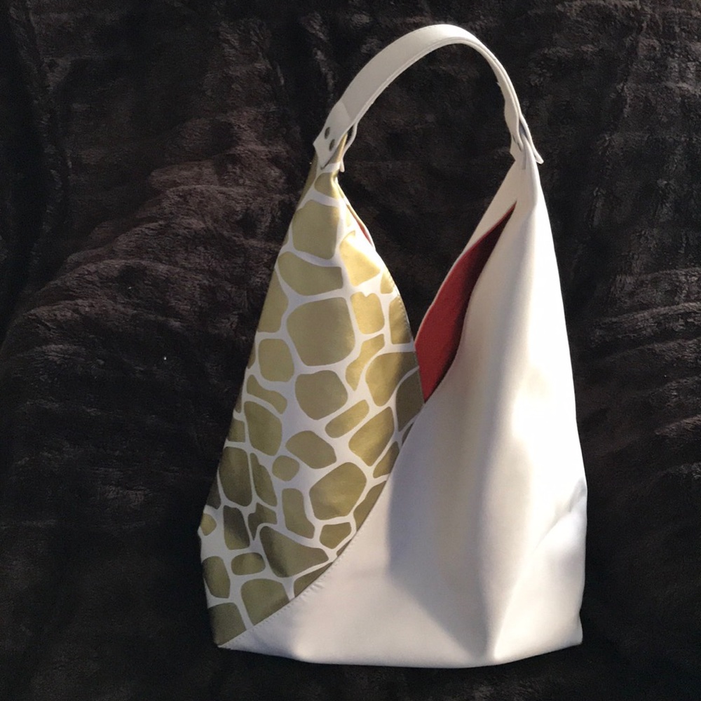 Leather bucket hobo bag